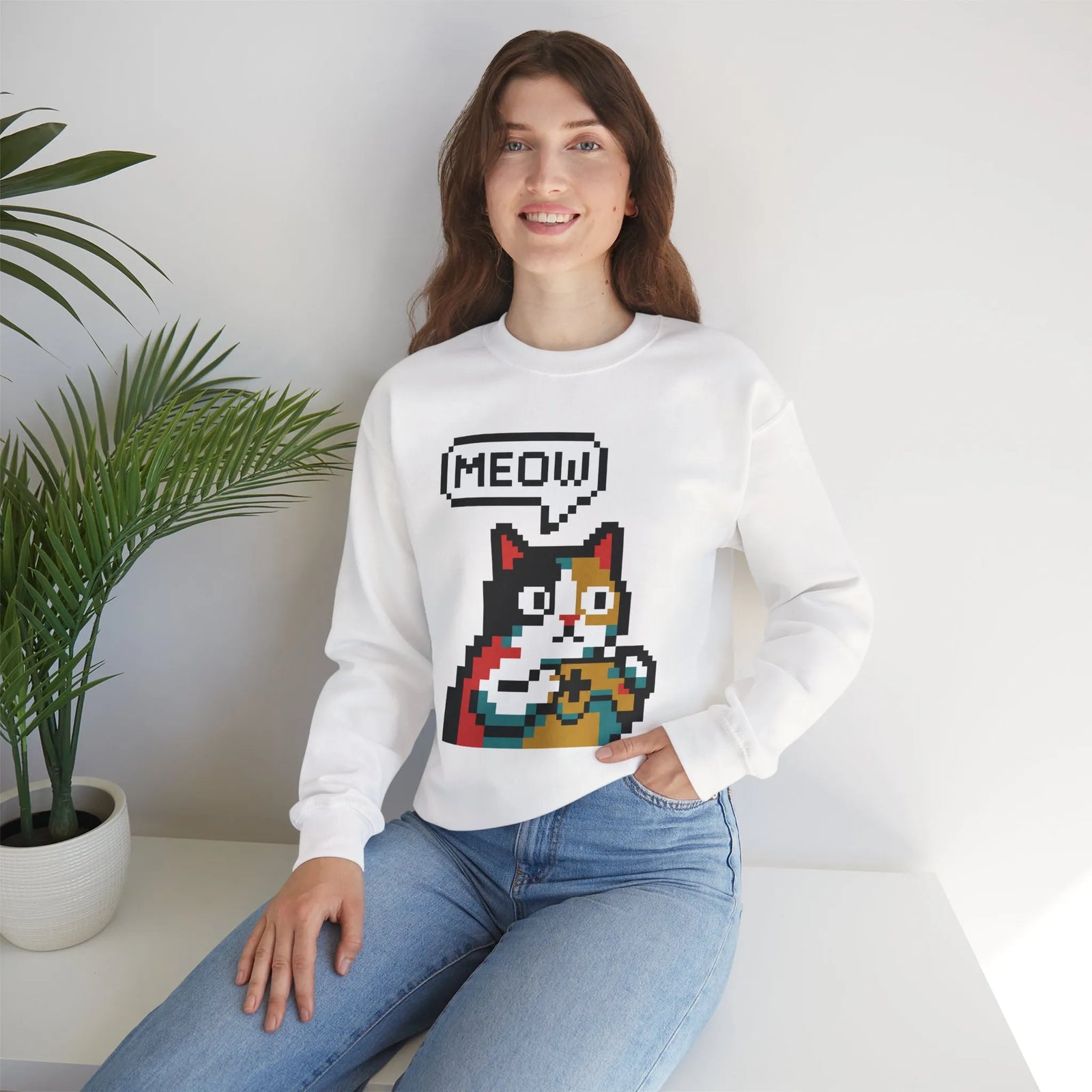 8-Bit Pixel Gaming Cat Sweatshirt - Heavy Blend Crewneck Classic Fit - Unisex White